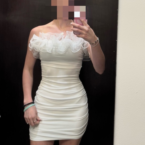 Windsor White Ruffled Dress - Picture 4 of 4